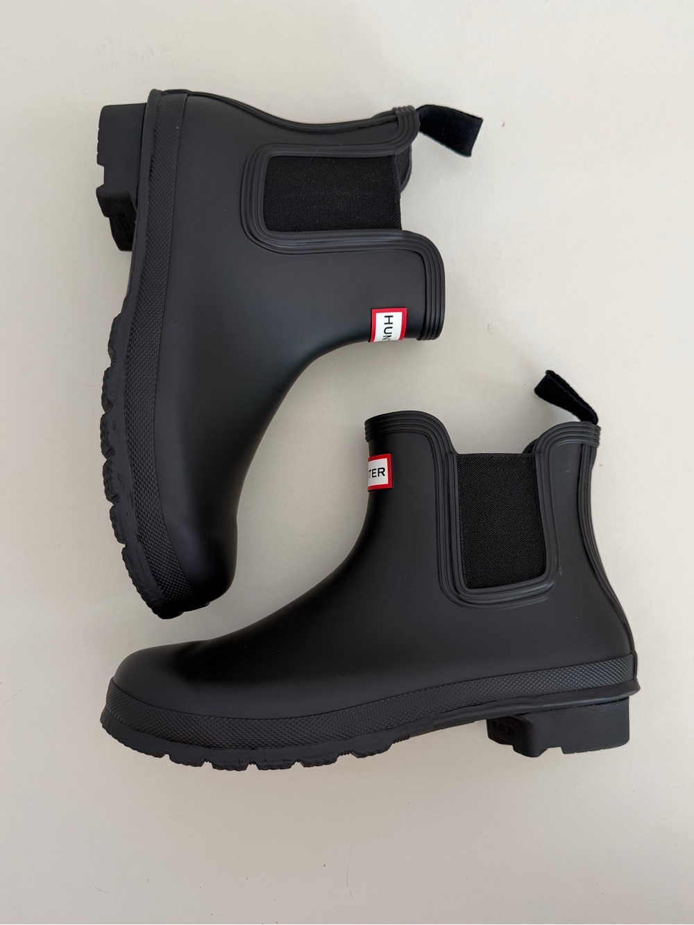 HUNTER Women’s Original Chelsea Boots in Black - Picture 5 of 10